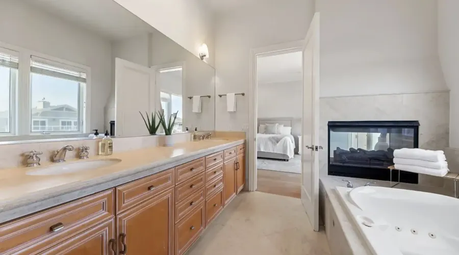 220 Jamaica Street, Tiburon, California, United States, 4 Bedrooms Bedrooms, ,3 BathroomsBathrooms,Residential,For Sale,1919083